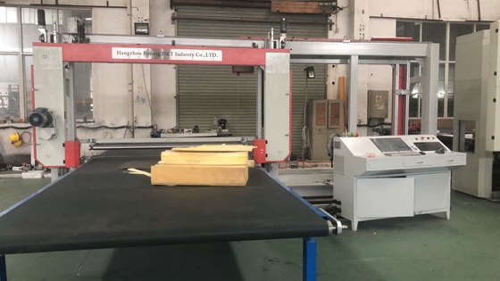 دستگاه برش اسفنجی افقی CNC فوم PU تیغه نوسانی اتوماتیک 6kw