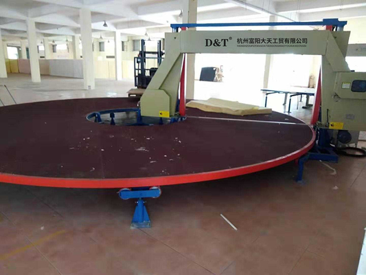 پنج قطعه اتوماتیک افقی فوم برش ماشین با میز کاروسل