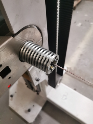 CNC افقی نوسان تیغه تراش ماشین برش فوم برای اسفنج و انعطاف پذیر PU با کمربند میز چرخش