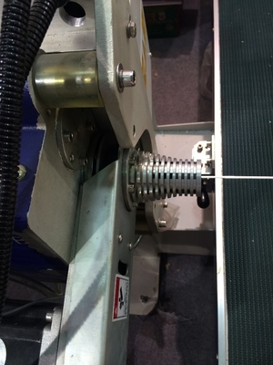 برش تیغه ارتعاشی عمودی CNC برای فوم منعطف برگشتی 4kw 380V 50HZ